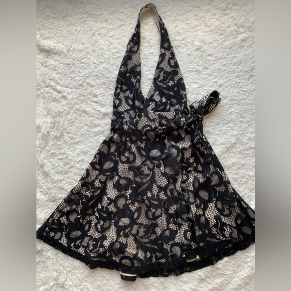 Diane Von Furstenberg Dresses & Skirts - Diane Von Furstenberg Black New Amelia Halter Lace Wrap Dress Size 4